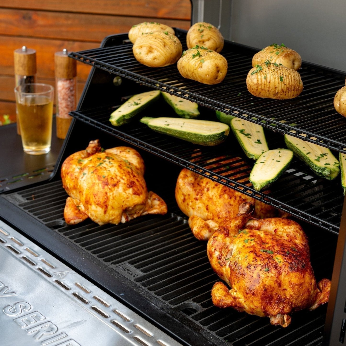 Masterbuilt Gravity Series 1150 BBQ & Smoker Starter Pack